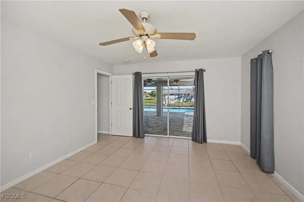 2201 SE 10th Avenue Cape Coral FL 33990