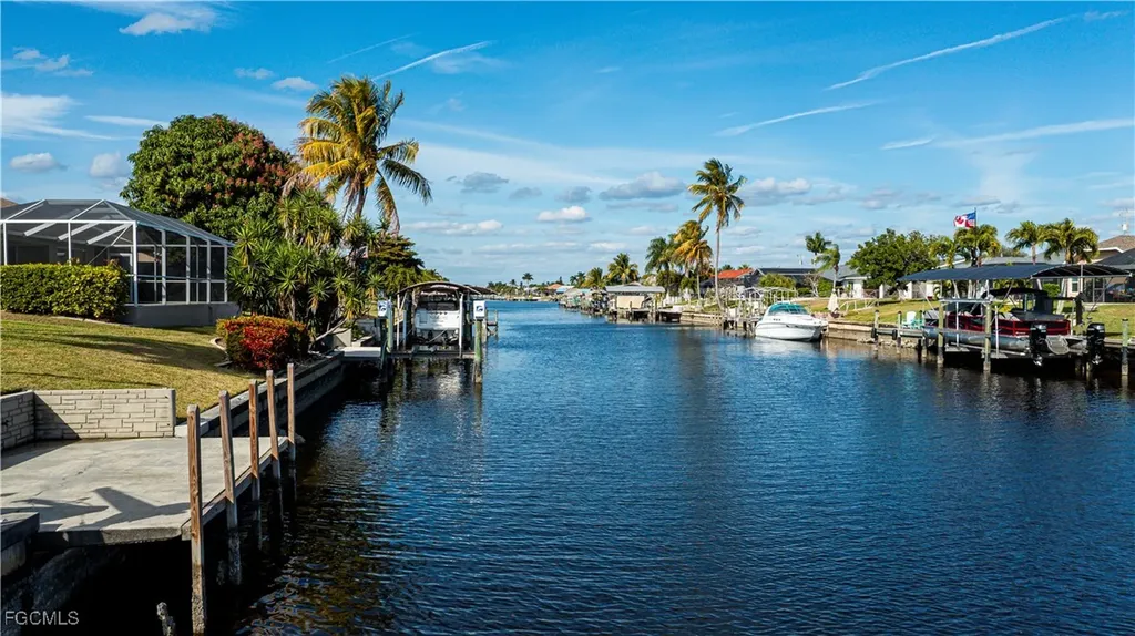 2201 SE 10th Avenue Cape Coral FL 33990