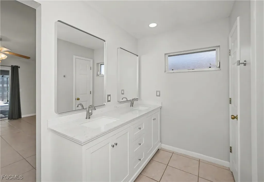 2201 SE 10th Avenue Cape Coral FL 33990