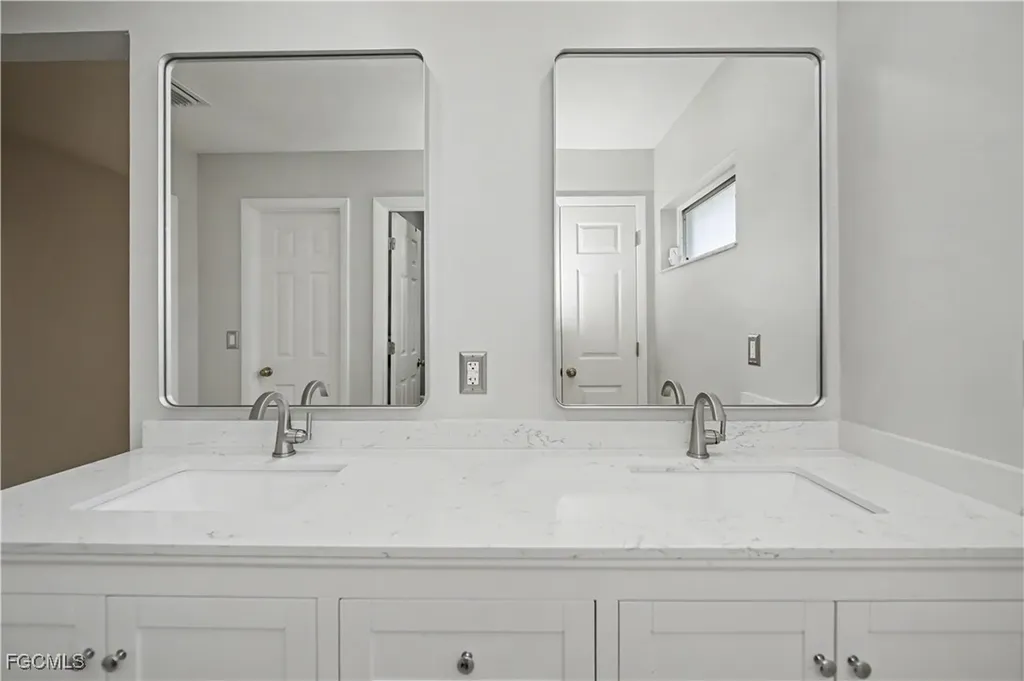 2201 SE 10th Avenue Cape Coral FL 33990