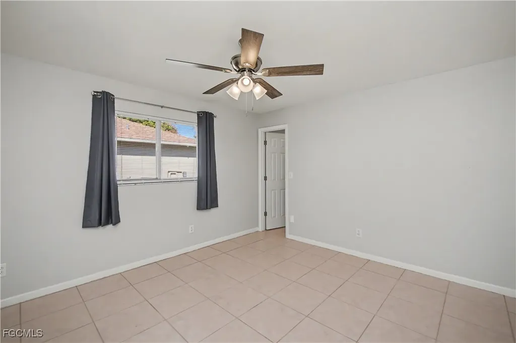 2201 SE 10th Avenue Cape Coral FL 33990