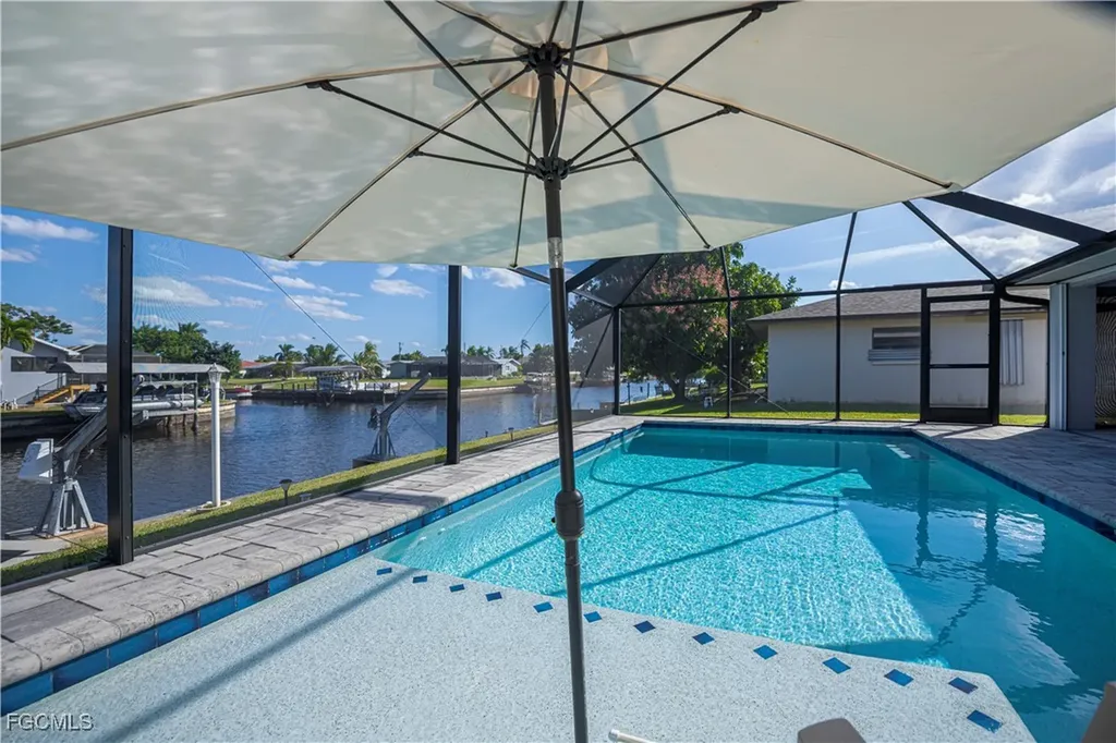 2201 SE 10th Avenue Cape Coral FL 33990