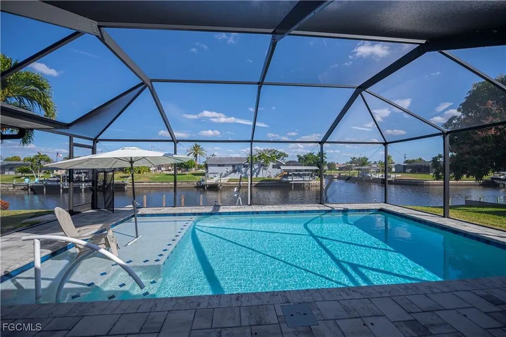 2201 SE 10th Avenue Cape Coral FL 33990