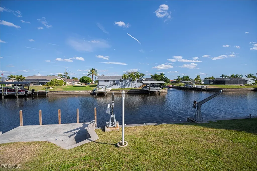 2201 SE 10th Avenue Cape Coral FL 33990