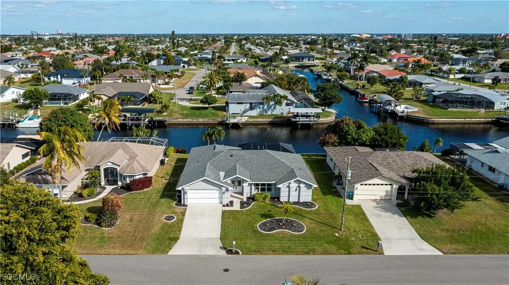 2201 SE 10th Avenue Cape Coral FL 33990