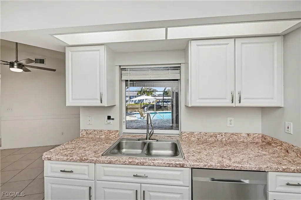 2201 SE 10th Avenue Cape Coral FL 33990