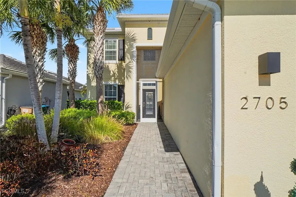 2705 Lambay Court Cape Coral FL 33991
