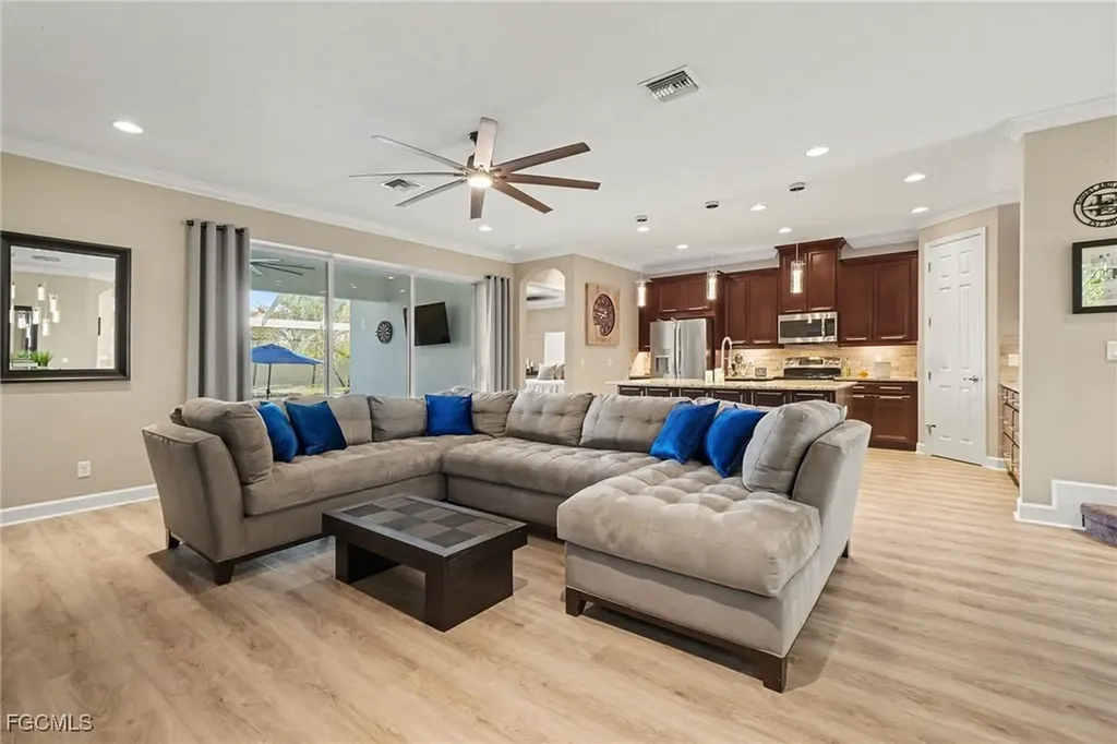 2705 Lambay Court Cape Coral FL 33991