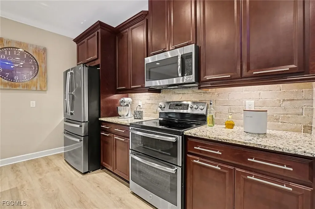2705 Lambay Court Cape Coral FL 33991