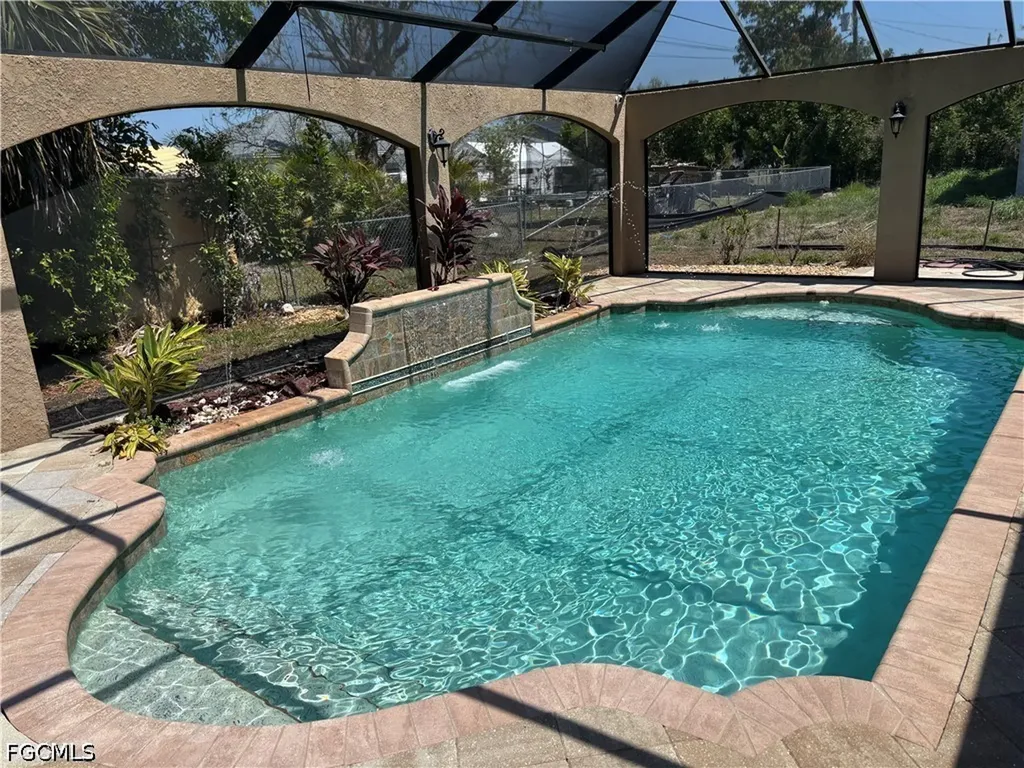 329 NE 9th Street Cape Coral FL 33909