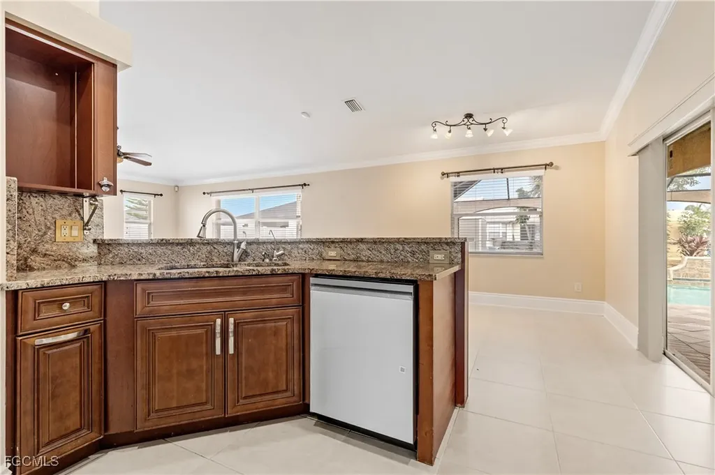 329 NE 9th Street Cape Coral FL 33909