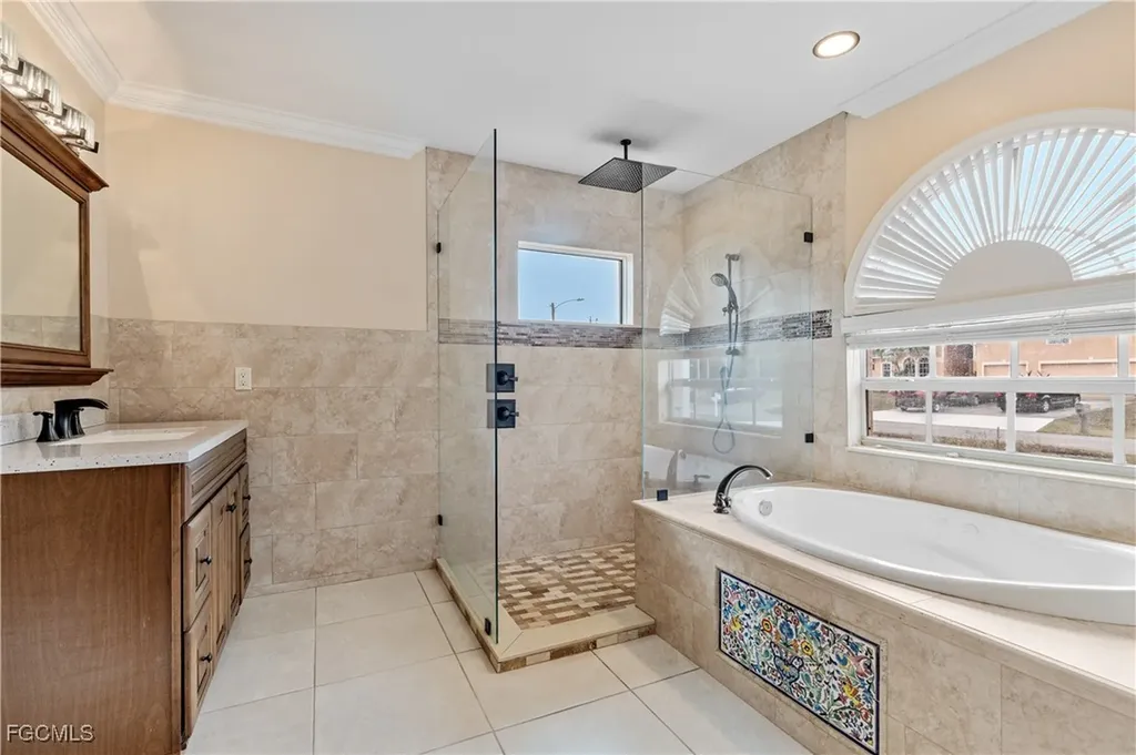 329 NE 9th Street Cape Coral FL 33909