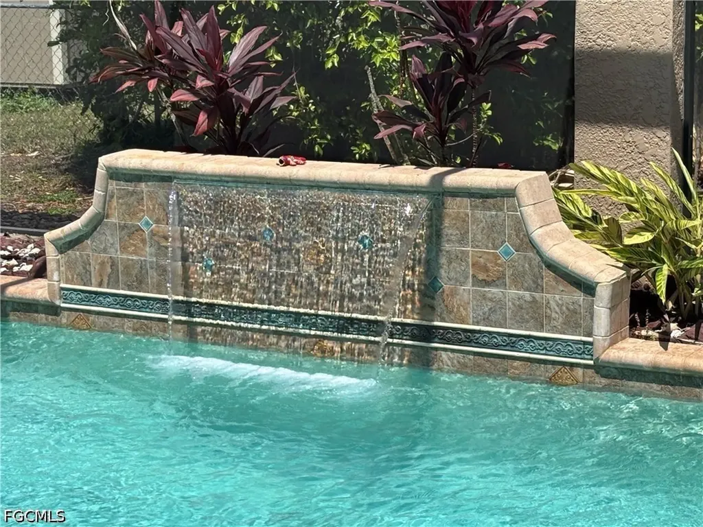 329 NE 9th Street Cape Coral FL 33909