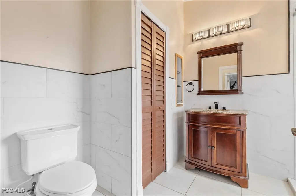 329 NE 9th Street Cape Coral FL 33909
