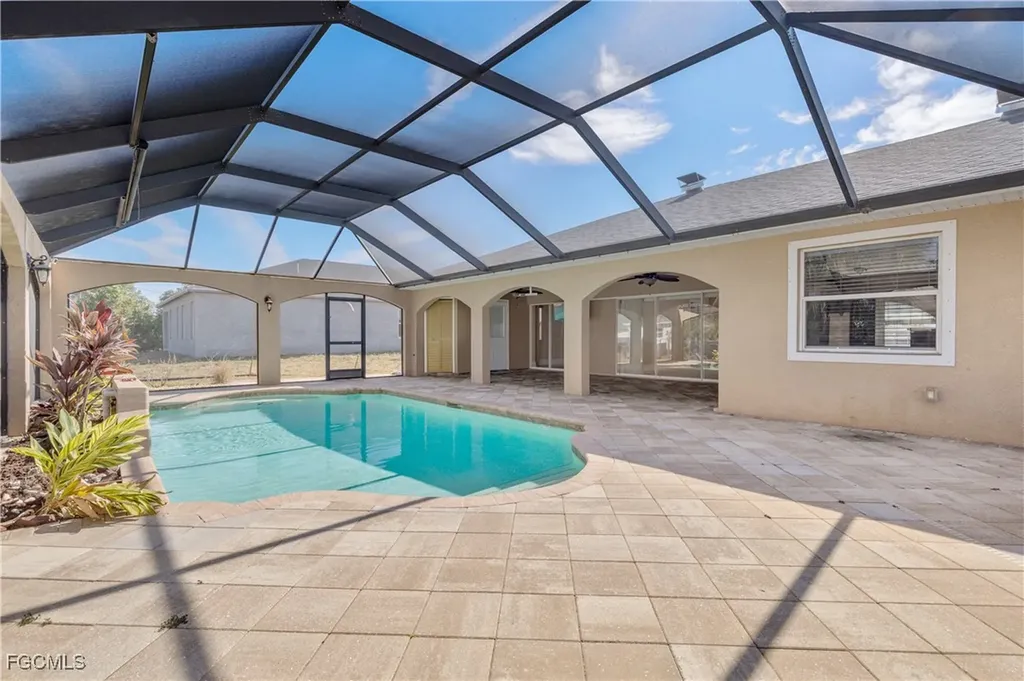 329 NE 9th Street Cape Coral FL 33909