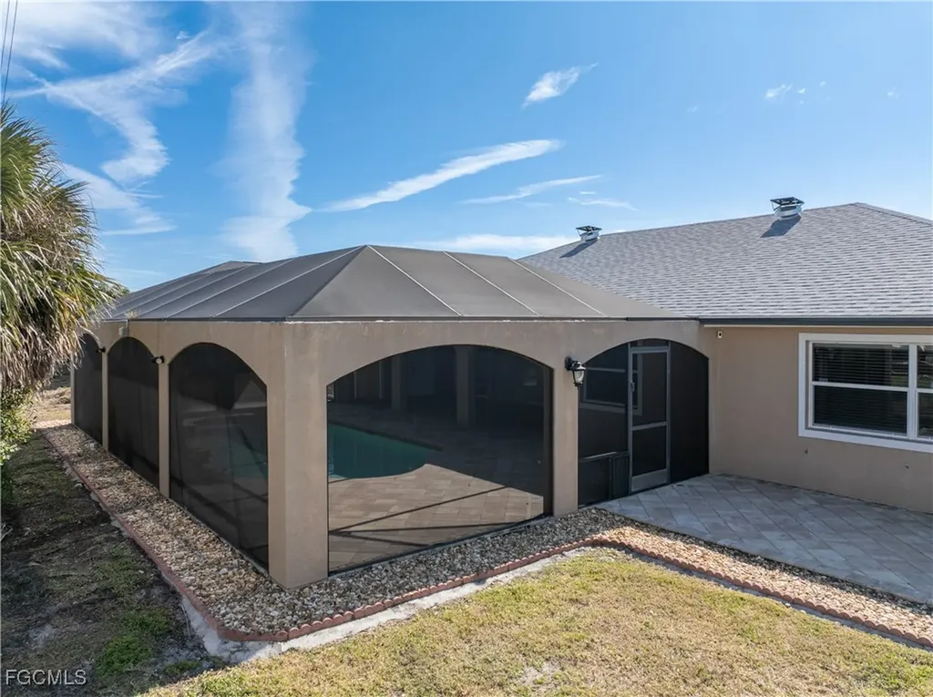 329 NE 9th Street Cape Coral FL 33909