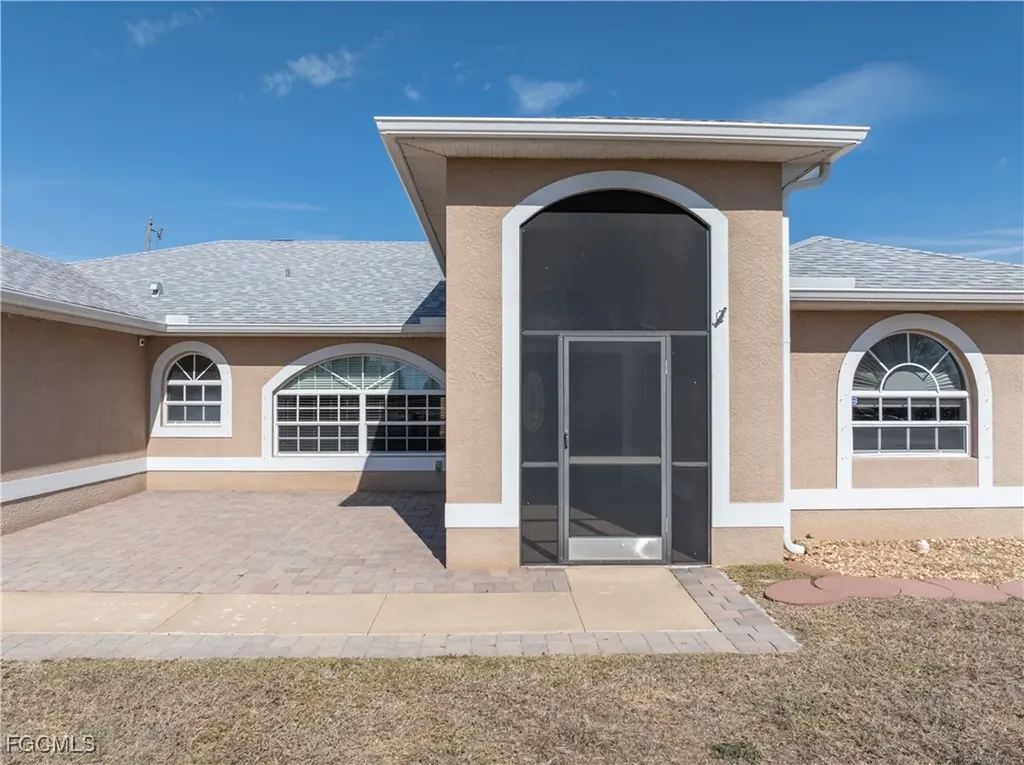 329 NE 9th Street Cape Coral FL 33909