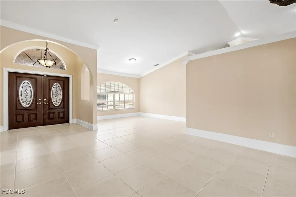 329 NE 9th Street Cape Coral FL 33909