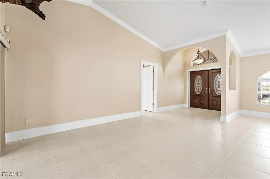 329 NE 9th Street Cape Coral FL 33909