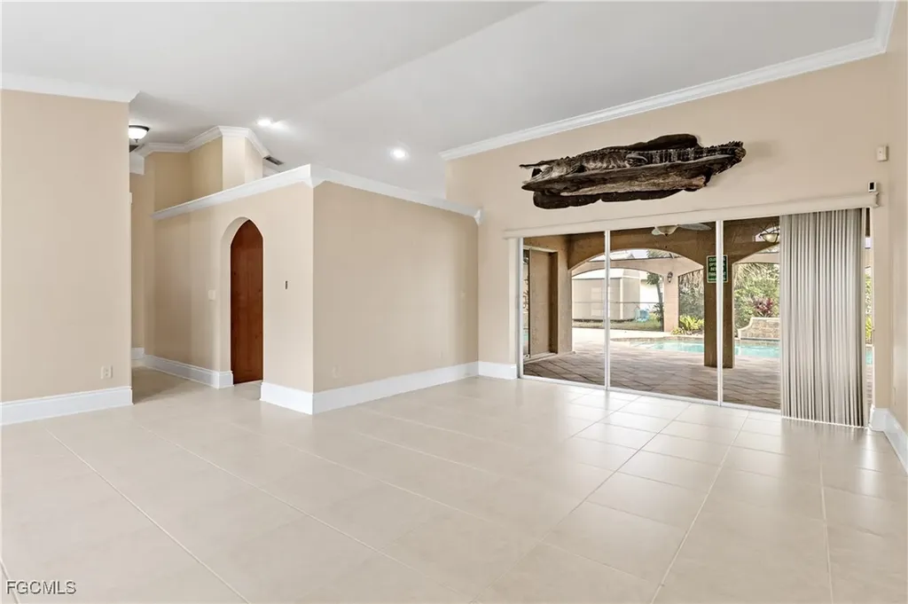 329 NE 9th Street Cape Coral FL 33909