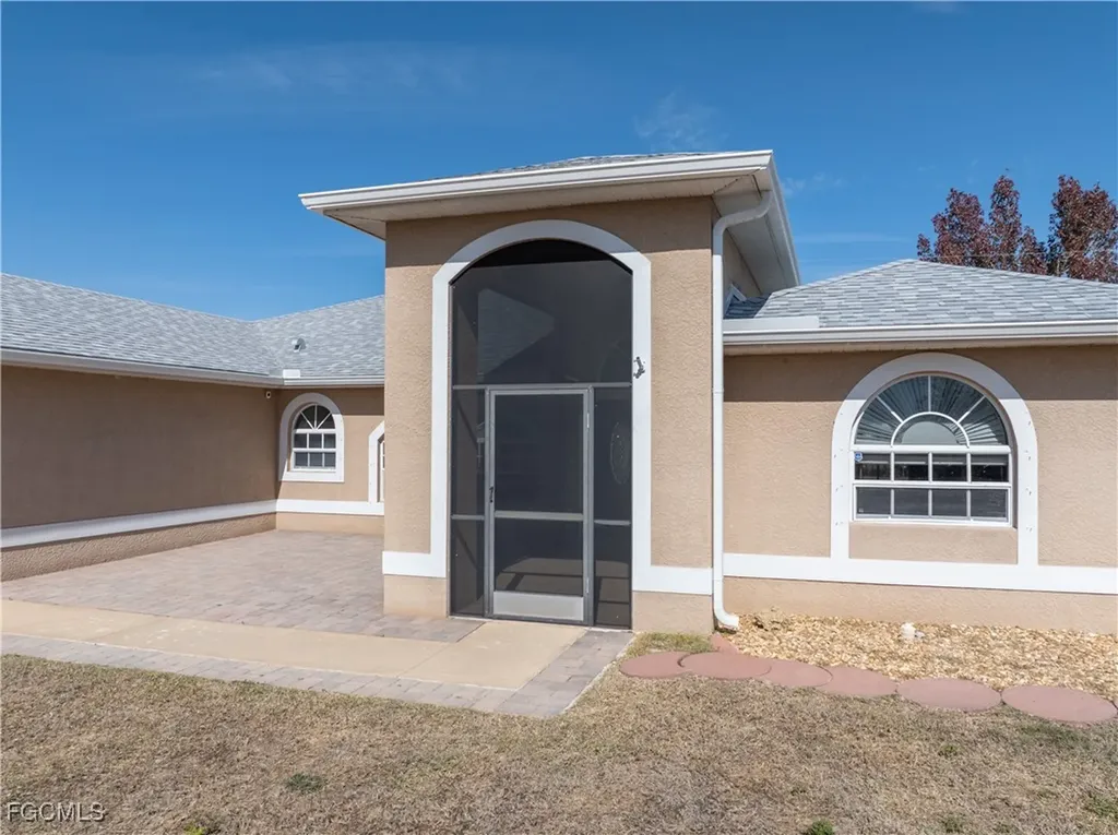 329 NE 9th Street Cape Coral FL 33909