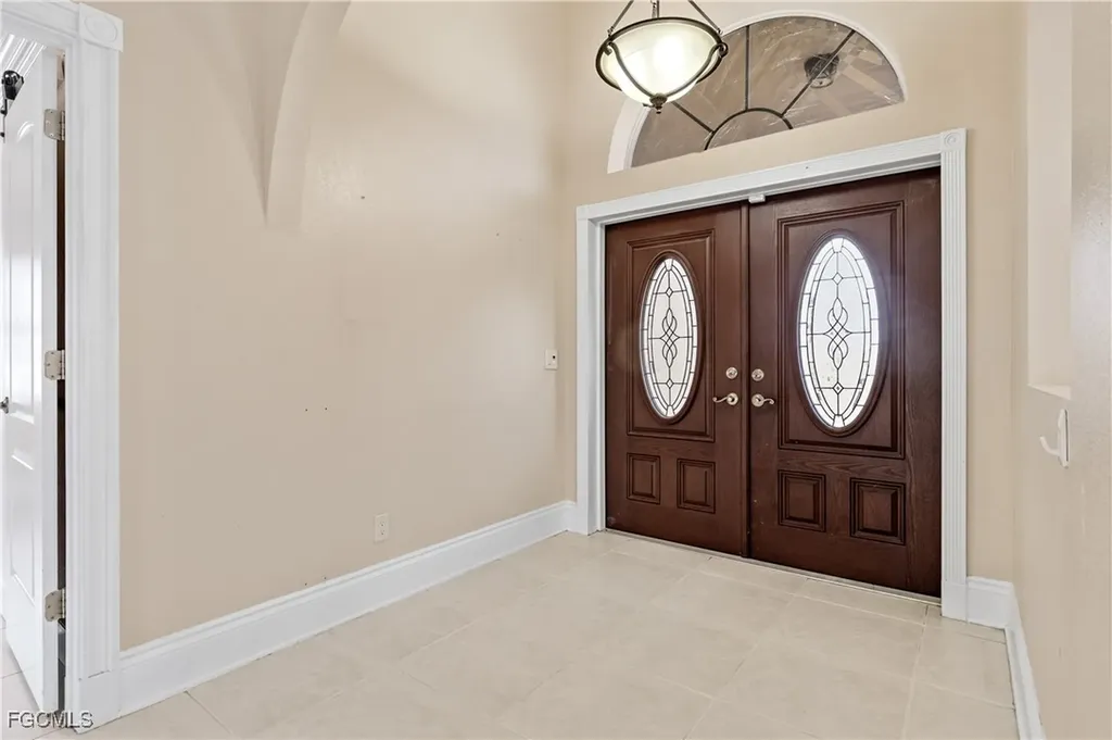 329 NE 9th Street Cape Coral FL 33909