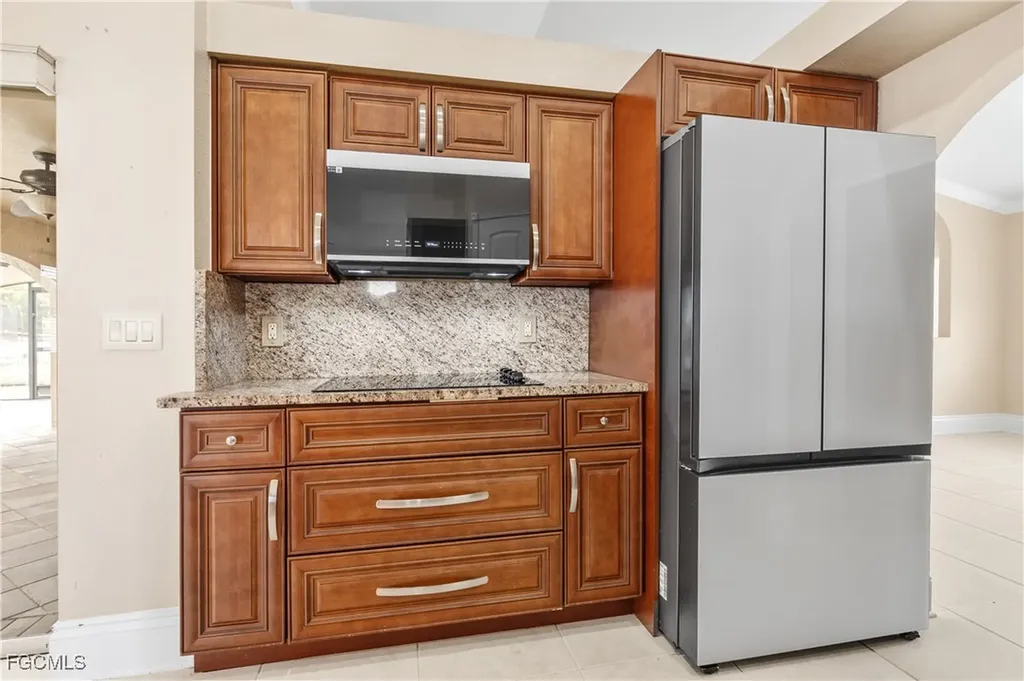 329 NE 9th Street Cape Coral FL 33909