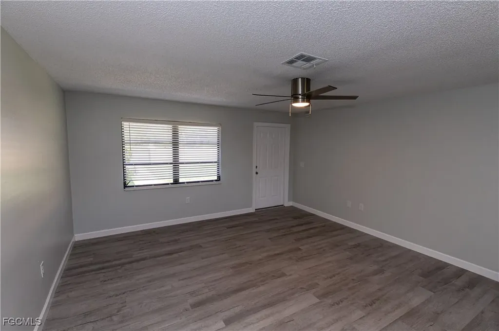 1104 SE 8th Street Cape Coral FL 33990