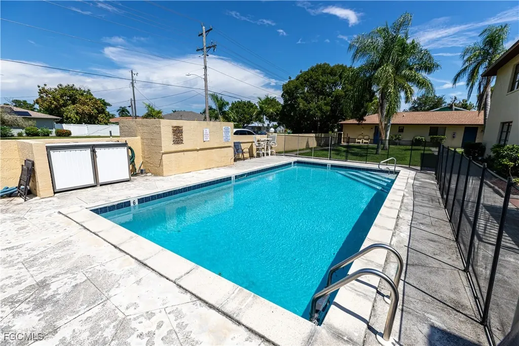1104 SE 8th Street Cape Coral FL 33990