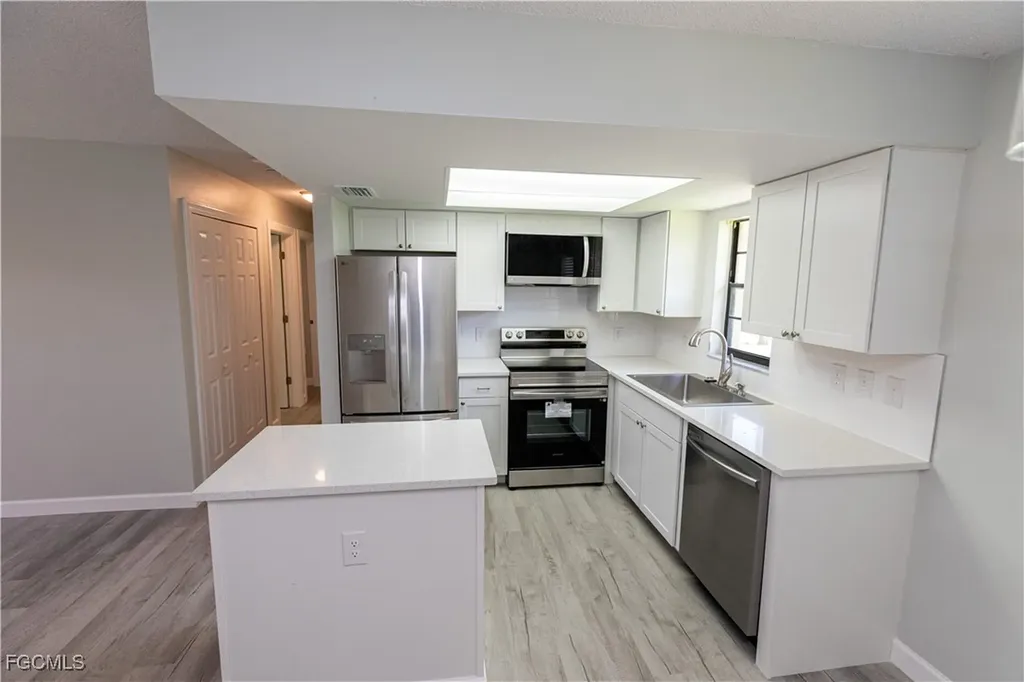 1104 SE 8th Street Cape Coral FL 33990