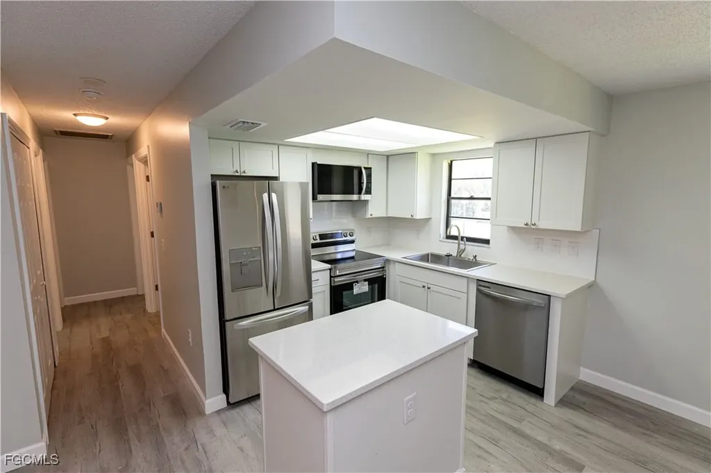 1104 SE 8th Street Cape Coral FL 33990