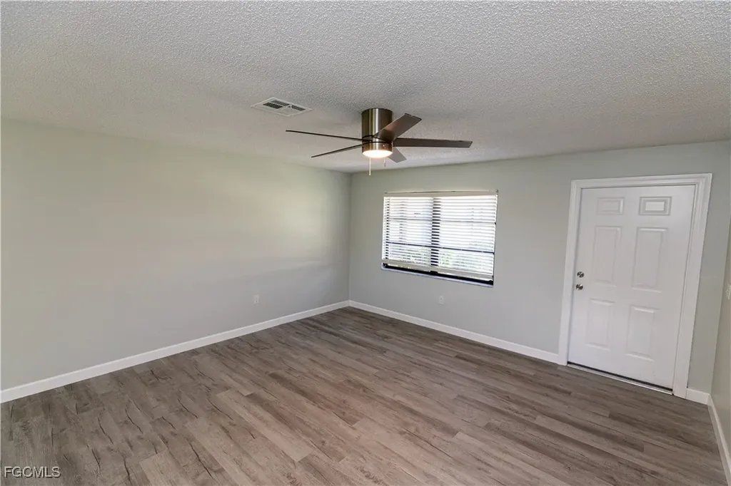 1104 SE 8th Street Cape Coral FL 33990