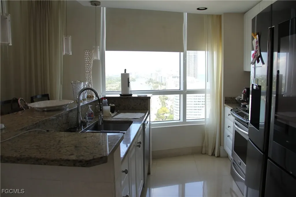 4401 Collins Avenue Miami Beach FL 33140-3227