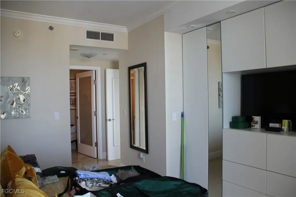 4401 Collins Avenue Miami Beach FL 33140-3227