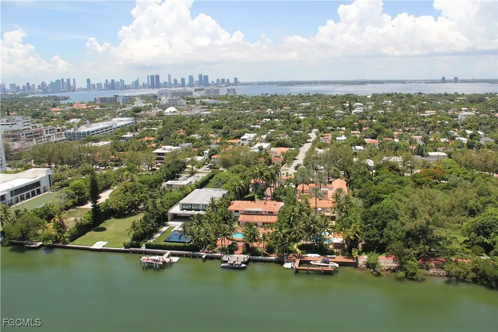 4401 Collins Avenue Miami Beach FL 33140-3227