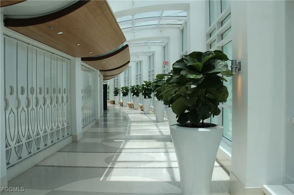 4401 Collins Avenue Miami Beach FL 33140-3227
