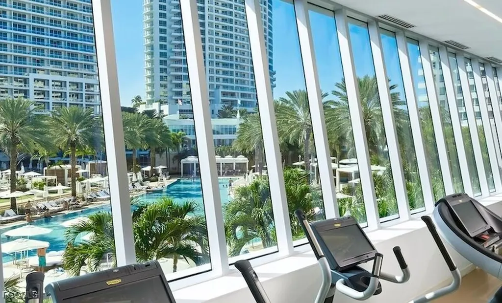 4401 Collins Avenue Miami Beach FL 33140-3227
