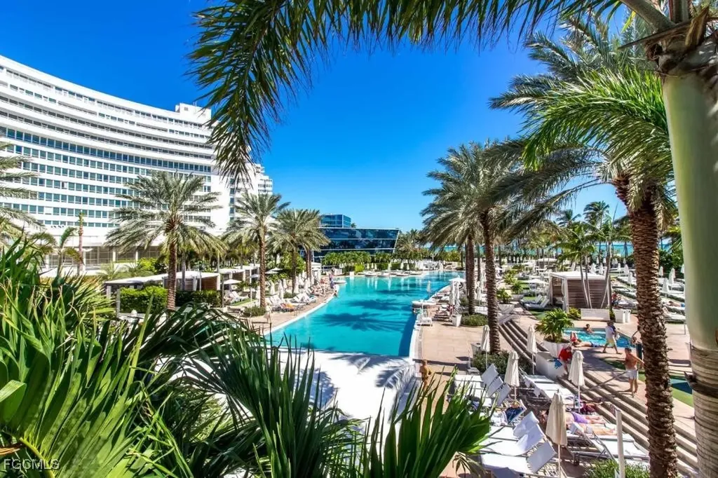 4401 Collins Avenue Miami Beach FL 33140-3227