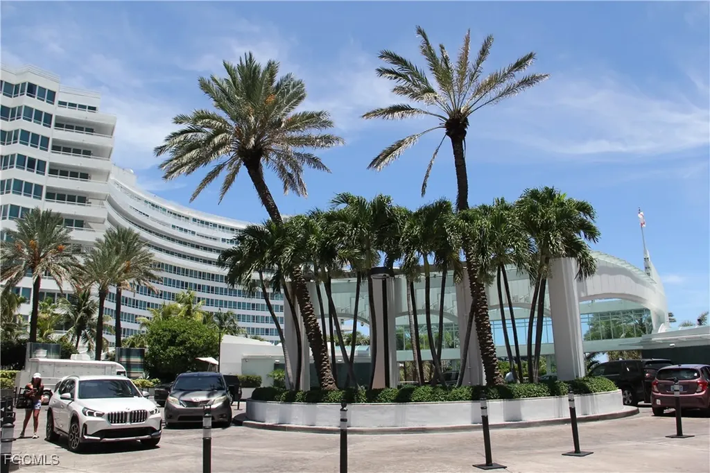 4401 Collins Avenue Miami Beach FL 33140-3227