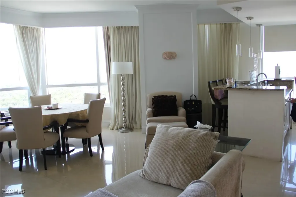 4401 Collins Avenue Miami Beach FL 33140-3227