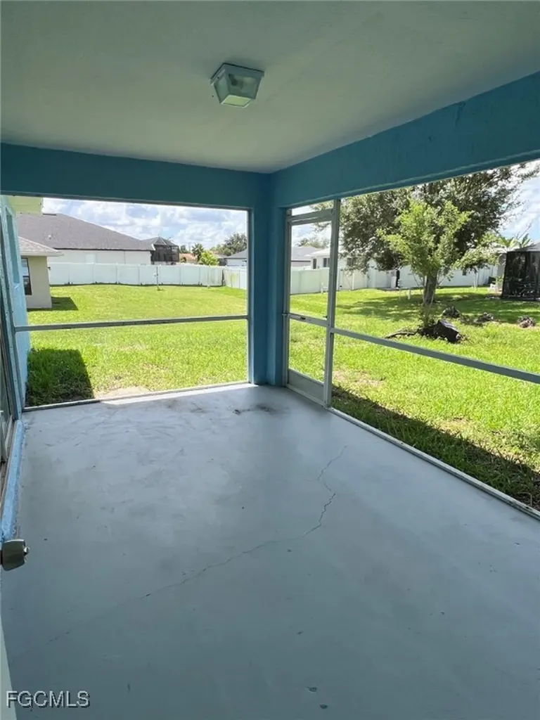 2202 SW 2nd Terrace Cape Coral FL 33991