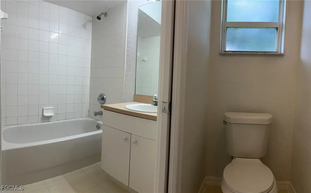 2202 SW 2nd Terrace Cape Coral FL 33991