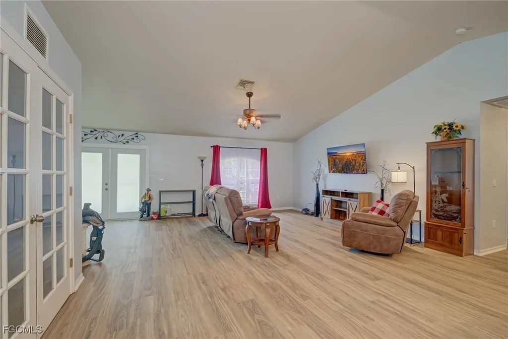 2506 E 23rd Street Alva FL 33920