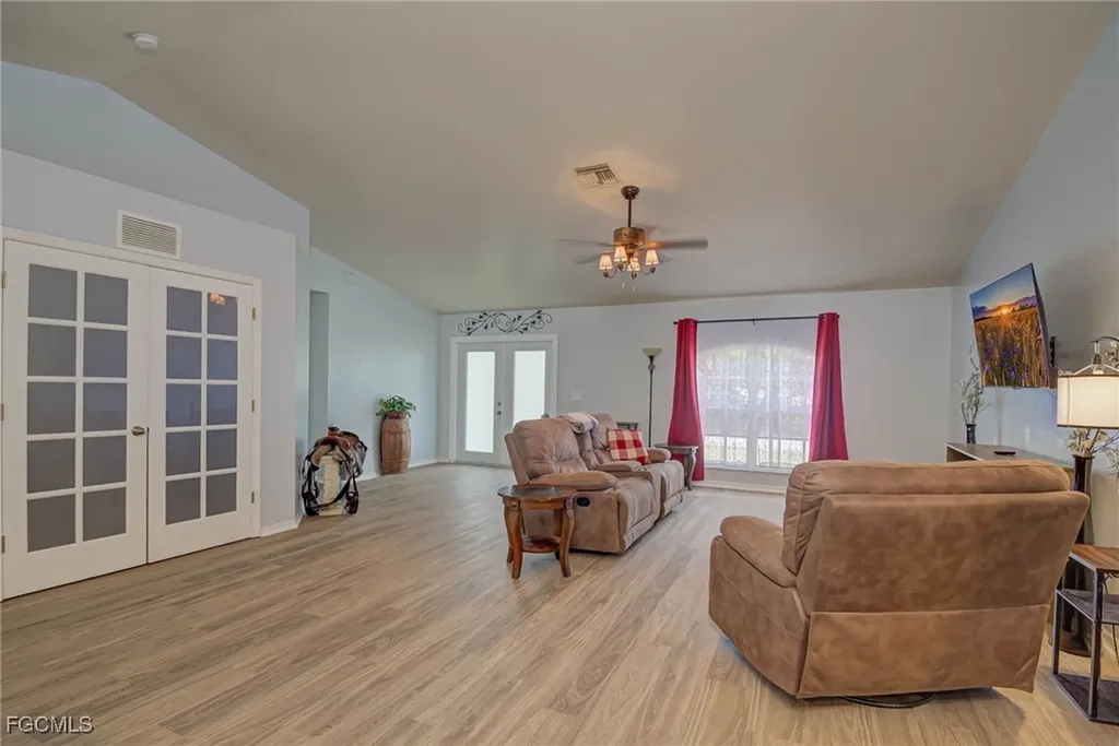 2506 E 23rd Street Alva FL 33920