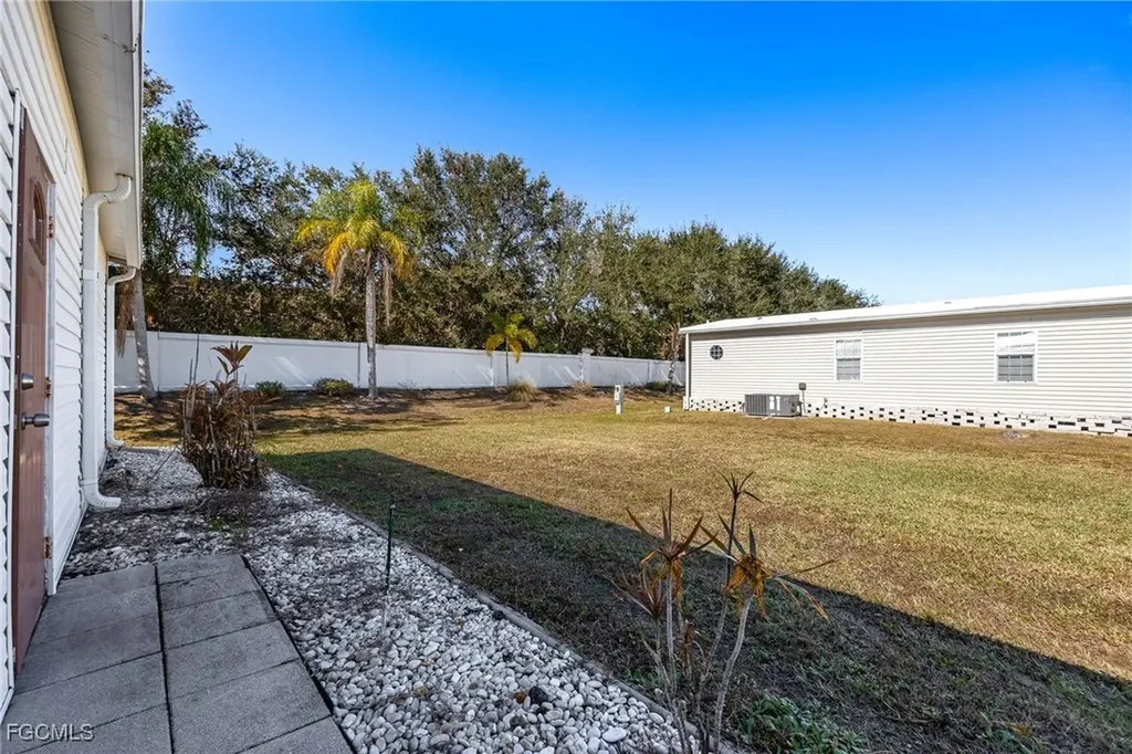 5252 Fiddleleaf Drive Fort Myers FL 33905