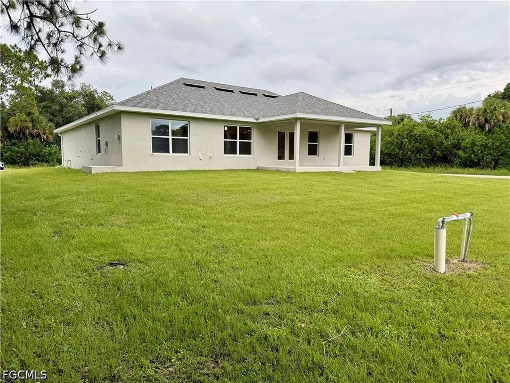 4707 Ruth Avenue N Lehigh Acres FL 33971