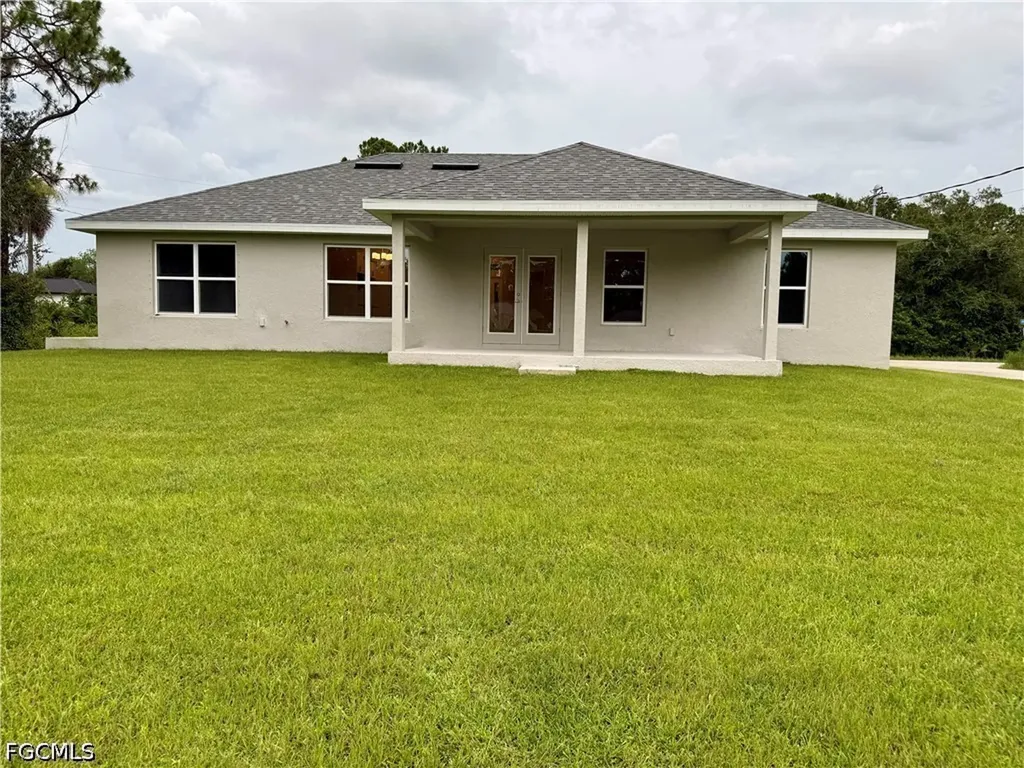 4707 Ruth Avenue N Lehigh Acres FL 33971