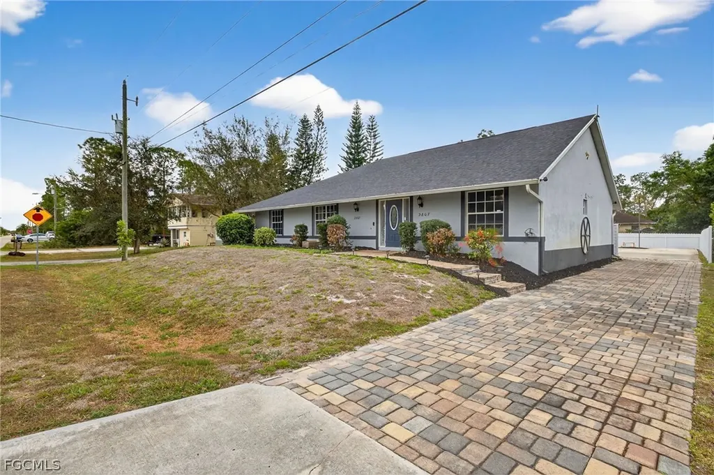 2807 52nd Street SW Lehigh Acres FL 33976