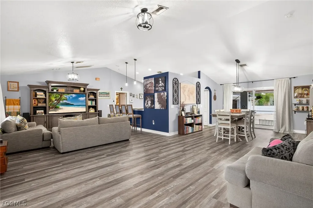 2807 52nd Street SW Lehigh Acres FL 33976