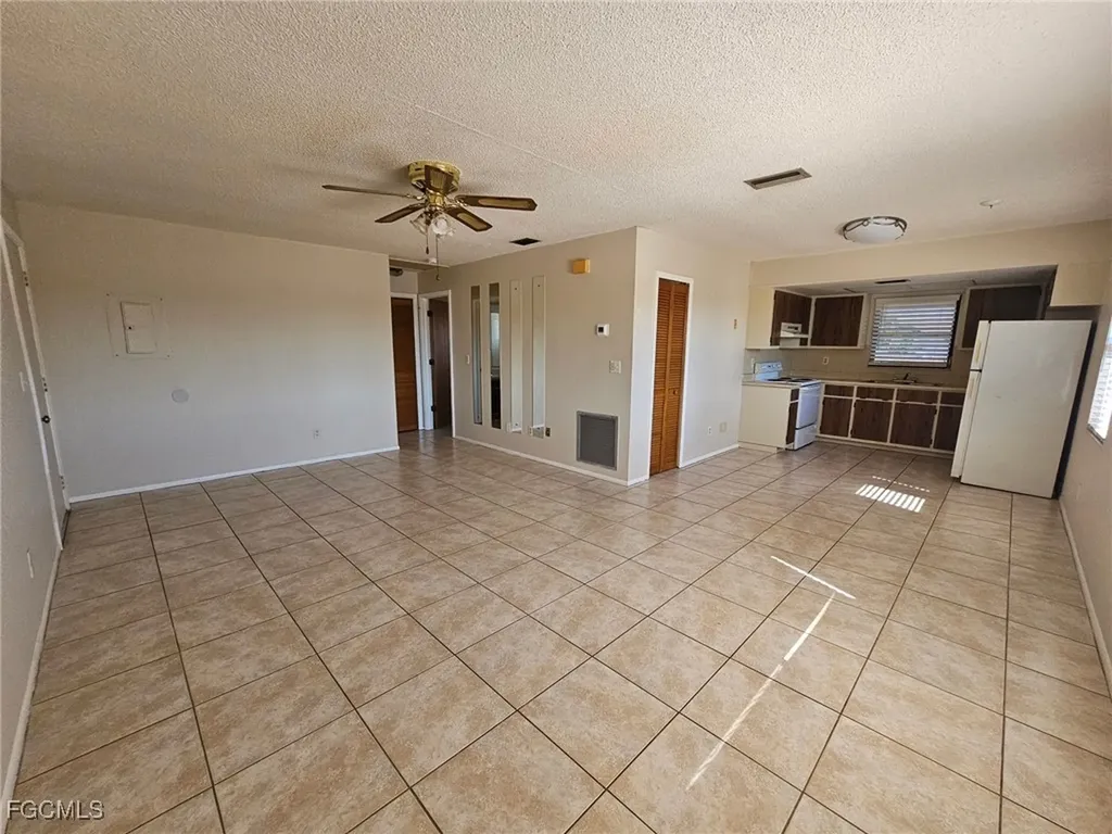 1221 SE 46th Lane Cape Coral FL 33904